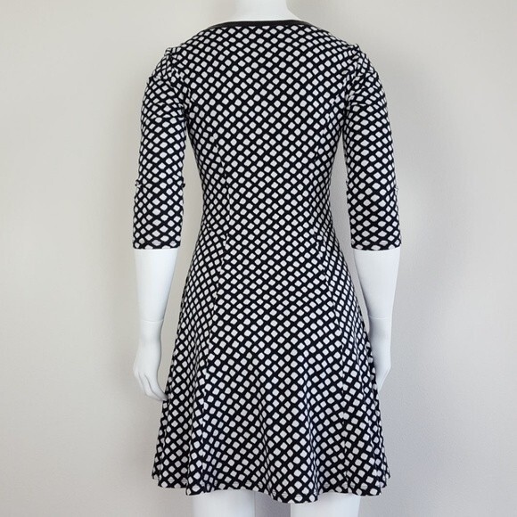 New York & Company Black & White Skater Dress - Picture 3 of 8